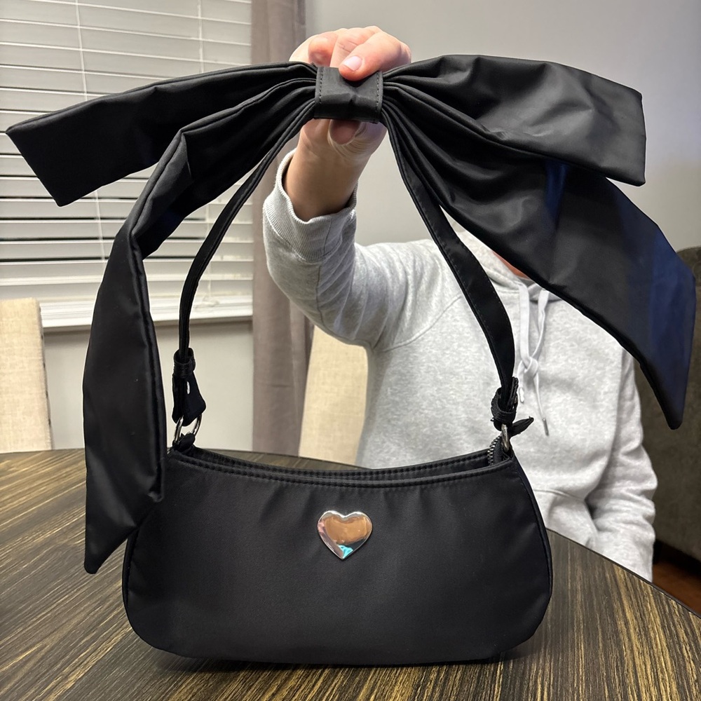 Black Bow & Heart Shoulder Bag. NWT